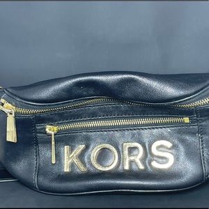 Used black Michael Kors Fanny pack